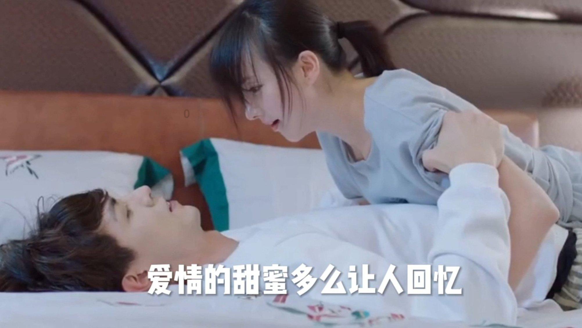 重庆黔江:志愿者为村民写春联送祝福